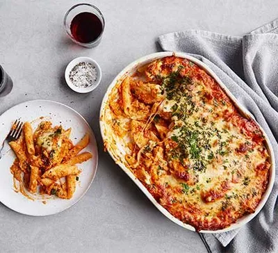 Pasta-ovenschotel met kip